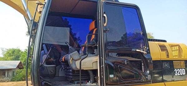 ⭐⭐⭐Catterpillar 320D Japanใช้งาน12055ช.ม ไฟฟ้าครบ เอวแน่น ช่วงล่างเต็ม เอกสารเล่มทะเบียน พร้อมลงงาน