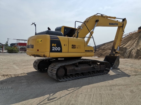 ขายด่วน pc200-8 4000ชั่วโมง เจ้าของขายเอง ขายด่วน pc200-8 4000ชั่วโมง เจ้าของขายเอง