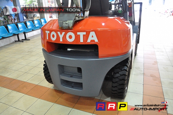 ขายรถโฟล์คลิฟท์มือสอง TOYOTA รุ่น 6FG33-10159 นำเข้าจากประเทศญี่ปุ่น 100\% ไม่เคยใช้งานในไทย