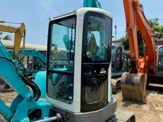ขายรถแบคโฮโกเบ KOBELCO SK45SR ตู้เก๋ง ไลน์ ราคาโดนๆ โทร 081-8581834 แบงค์