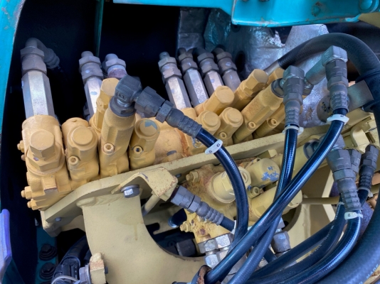 ขายรถแบคโฮ KOMATSU PC45 รุ่น 7 ใช้มาน้อย 1,400 สวยๆ โทร 081-8581834 แบงค์