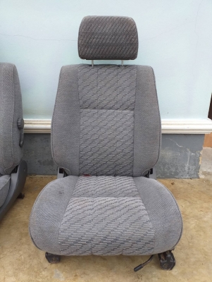เบาะ toyota surf ln130 ใส่ hilux mighty-x hero คู่ละ3900บาท
