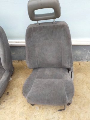 เบาะ isuzu mu ใส่ isuzu tfr cameo vega  3900 บาท