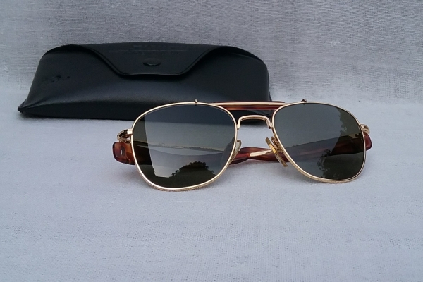 แว่นตาเสืออากาศตัวจ่าฝูง ! 'เอโอ สกายมาสเตอร์ ผู้ครองฟ้า' ทศวรรษที่ 1990's คานบนประดับงากระ--สง่างามอย่างถึงที่สุด เลนส์กระจก เอโอ ออริจินัล สภาพเทพ / เก่าเก็บ / ใหม่กริ๊บ ! Vintage AO SKYMASTER CLASSIC S แว่นตาเสืออากาศตัวจ่าฝูง ! 'เอโอ สกายมาสเตอร์ ผู้ครองฟ้า' ทศวรรษที่ 1990's คานบนประดับงากระ--สง่างามอย่างถึงที่สุด เลนส์กระจก เอโอ ออริจินัล สภาพเทพ / เก่าเก็บ / ใหม่กริ๊บ ! Vintage AO SKYMASTER CLASSIC S