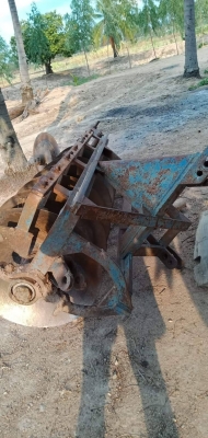 รถไถ FORD 6600 ยางคู่หลังเพิ่งเปลี่ยนใหม่ แถมฟรี ใบดันหน้า และผาน 7 รถไถ FORD 6600 ยางคู่หลังเพิ่งเปลี่ยนใหม่ แถมฟรี ใบดันหน้า และผาน 7