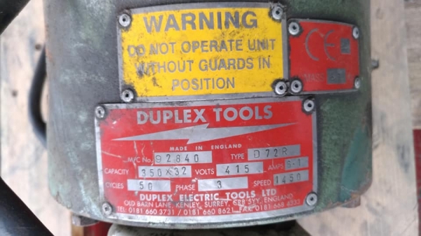 หินเจียระไนติดแท่นกลึง