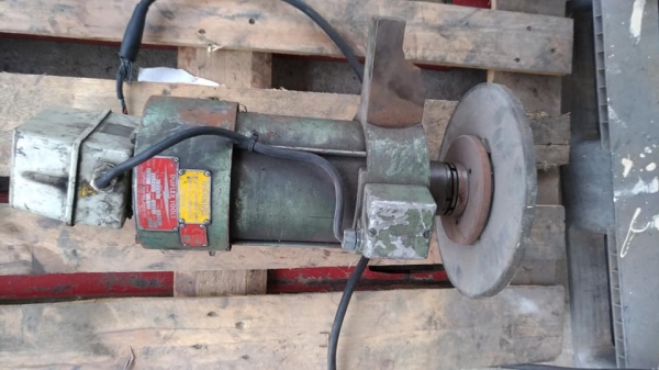 หินเจียระไนติดแท่นกลึง