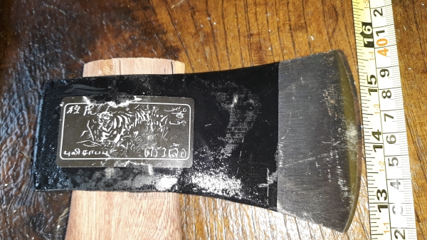 ขายขวานตราเสือขนาด1 1/4ปอน MADE IN SWEDEN.ด้ามไม้ ขายขวานตราเสือขนาด1 1/4ปอน MADE IN SWEDEN.ด้ามไม้