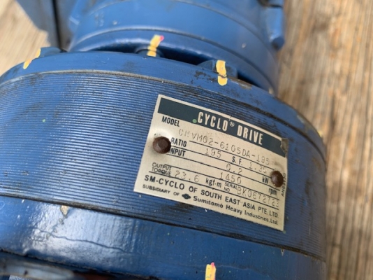 ขายมอเตอร์เกียร์แบบหน้าแปลน Cycro drive Sumitomo 0.2Kw. 380V อัตราทด 1:195 เพลาออก ฝประมาณ 7.5รอบต่อนาที made in Japan รอบช้าแรงบิดเยอะ สภาพสวยใหม่มาก หมุนนิ่ม พร้อมใช้งาน ขายมอเตอร์เกียร์แบบหน้าแปลน Cycro drive Sumitomo 0.2Kw. 380V อัตราทด 1:195 เพลาออก ฝประมาณ 7.5รอบต่อนาที made in Japan รอบช้าแรงบิดเยอะ สภาพสวยใหม่มาก หมุนนิ่ม พร้อมใช้งาน