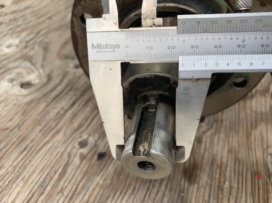 ขายมอเตอร์เกียร์แบบหน้าแปลน Cycro drive Sumitomo 0.2Kw. 380V อัตราทด 1:195 เพลาออก ฝประมาณ 7.5รอบต่อนาที made in Japan รอบช้าแรงบิดเยอะ สภาพสวยใหม่มาก หมุนนิ่ม พร้อมใช้งาน