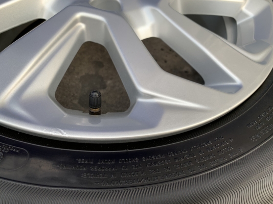 ล้อแม็กป้ายแดง Honda New Jazz ตัวรองท็อป ขอบ 15 พร้อมยางป้ายแดง 175-65-15 GoodYear ปี 20