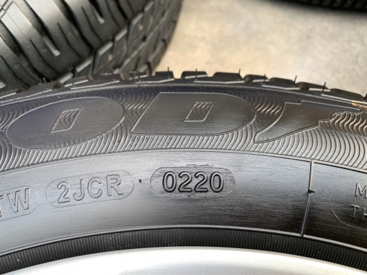 ล้อแม็กป้ายแดง Honda New Jazz ตัวรองท็อป ขอบ 15 พร้อมยางป้ายแดง 175-65-15 GoodYear ปี 20