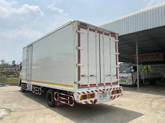 ขาย 6 ล้อ ???? ISUZU FRR 190 EURO 3 รุ่นหน้าตึก ตู้ 4 บาน ยาว 6.50 เมตรวิ่ง 27,439 กิโลเมตร จดทะเบียนปี 2562 ( 2019 ) สภาพน้องๆป้ายเเดงพร้อมวิ่งหาเงินได้เลย ราคา 1,150,000. บาท.  ????????089-9192600 K ธนสพล ช่อง YouTube  Jjautocar 2   ฝากกดติดตามด้วยนะครั