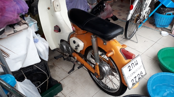 HONDA C100 HONDA C100