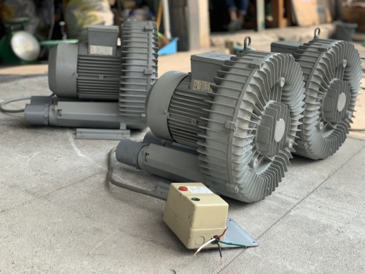 ขายริงโบลเวอร์ดูด-เป่าอากาศ Cr elec Ruey Chaang Electric 3HP. made in Taiwan ขนาดท่อ 2.5นิ้ว สภาพสวยใหม่มาก มีระบบสวิทย์ปิด-เปิดในตัว หมุนนิ่ม พร้อมใช้งาน มี 3ตัวครับ ราคาตัวละ 6,800 บาท ขายริงโบลเวอร์ดูด-เป่าอากาศ Cr elec Ruey Chaang Electric 3HP. made in Taiwan ขนาดท่อ 2.5นิ้ว สภาพสวยใหม่มาก มีระบบสวิทย์ปิด-เปิดในตัว หมุนนิ่ม พร้อมใช้งาน มี 3ตัวครับ ราคาตัวละ 6,800 บาท