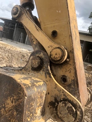 Komatsu pc200-3 เครื่องดี ปั้มแรง เอวแน่น สวยทุกจุด