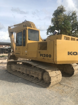 Komatsu pc200-3 เครื่องดี ปั้มแรง เอวแน่น สวยทุกจุด Komatsu pc200-3 เครื่องดี ปั้มแรง เอวแน่น สวยทุกจุด