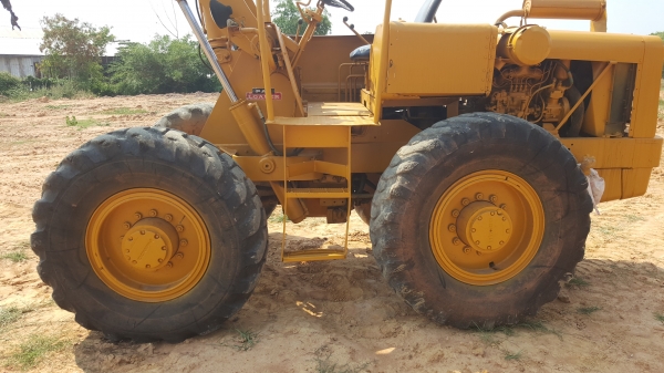 ขาย รถตัก KOMATSU JH30B เครื่องดี เกียร์ดี รถใช้งานได้ปกติ สายไฮดรอริคกรอบต้องเปลี่ยนบางเส้น ยางตามสภาพ สนใจโทรมาคุยต่อรองกันได้