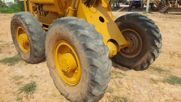 ขาย รถตัก KOMATSU JH30B เครื่องดี เกียร์ดี รถใช้งานได้ปกติ สายไฮดรอริคกรอบต้องเปลี่ยนบางเส้น ยางตามสภาพ สนใจโทรมาคุยต่อรองกันได้
