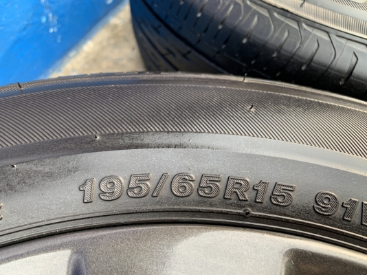 ล้อแม็ก 5รู100 Toyota Altis ขอบ 15 สีเทากัน แถมยาง 195-65-15 Bridgestone ปลายปี 17