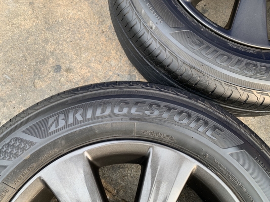 ล้อแม็ก 5รู100 Toyota Altis ขอบ 15 สีเทากัน แถมยาง 195-65-15 Bridgestone ปลายปี 17