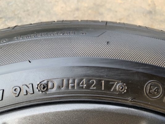 ล้อแม็ก 5รู100 Toyota Altis ขอบ 15 สีเทากัน แถมยาง 195-65-15 Bridgestone ปลายปี 17