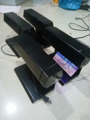 เครื่องตรวจสอบธนบัตร เครื่องตรวจสอบธนบัตร