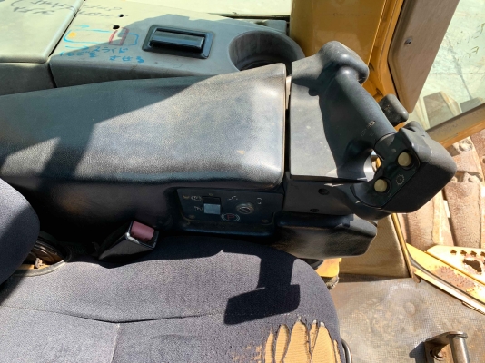 รถดันดิน CAT รุ่น D6N สภาพสวย รถนำเข้าจากญี่ปุ่น ราคาไม่แพงครับ รถดันดิน CAT รุ่น D6N สภาพสวย รถนำเข้าจากญี่ปุ่น ราคาไม่แพงครับ