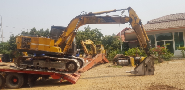 KOBELCO SK120-2 แถมหัวแย็กให้ครับ (ท่าม่วงแทรกเตอร์ 086-5003800)