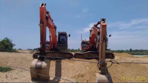 ขายรถแบคโฮฮิตาชิ ZX 200-1 โซ่หนาไฟฟ้าเต็ม ขายรถแบคโฮฮิตาชิ ZX 200-1 โซ่หนาไฟฟ้าเต็ม