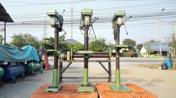 สว่านแท่นใต้หวัน เข้าใหม่ 3 ตัว รุ่นตัวสูง 170 cm ใช้ไฟบ้าน 2 สาย 220V