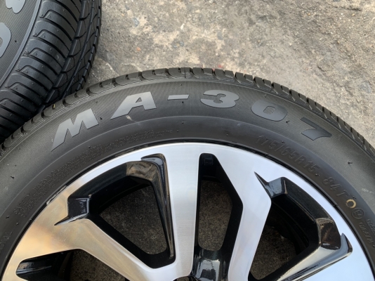 ล้อแม็ก Honda New Jazz ตัวรองท็อป ขอบ 15 สีดำปัดหน้าเงา พร้อมยางใหม่ป้ายแดง 175-65-15 Maxxis ปี 20 สวยกริ๊บ