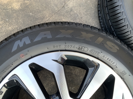 ล้อแม็ก Honda New Jazz ตัวรองท็อป ขอบ 15 สีดำปัดหน้าเงา พร้อมยางใหม่ป้ายแดง 175-65-15 Maxxis ปี 20 สวยกริ๊บ