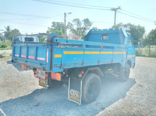 ขายครับ//รถบรรทุก 6 ล้อดั้ม ISUZU ELF 85 HP รถพร้อมใช้งาน ราคาประหยัด