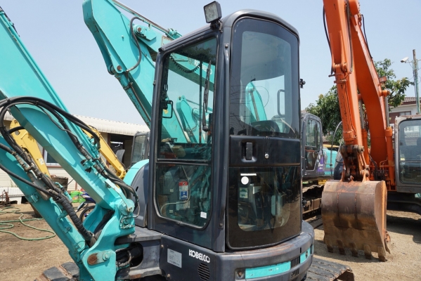 ขายรถแบคโฮ KOBELCO SK40SR-3 ตู้เก๋ง รุ่นใหม่ไว รถสวยพร้อมใช้งาน 081-8581834 แบงค์