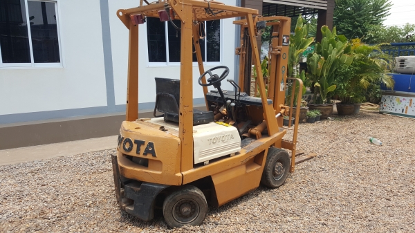 ขาย รถฟอร์คลิฟต์ ขนาด 1 ตัน TOYOTA 4FG10 เครื่องยนต์เบนซิน เสาสูง 3 เมตร รถจอดไว้นาน ขายตามสภาพครับ ขาย รถฟอร์คลิฟต์ ขนาด 1 ตัน TOYOTA 4FG10 เครื่องยนต์เบนซิน เสาสูง 3 เมตร รถจอดไว้นาน ขายตามสภาพครับ