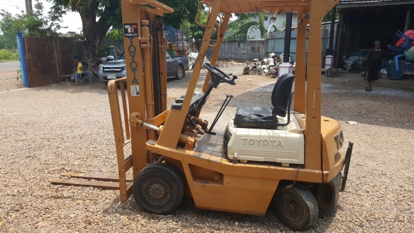 ขาย รถฟอร์คลิฟต์ ขนาด 1 ตัน TOYOTA 4FG10 เครื่องยนต์เบนซิน เสาสูง 3 เมตร รถจอดไว้นาน ขายตามสภาพครับ ขาย รถฟอร์คลิฟต์ ขนาด 1 ตัน TOYOTA 4FG10 เครื่องยนต์เบนซิน เสาสูง 3 เมตร รถจอดไว้นาน ขายตามสภาพครับ