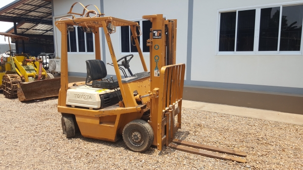 ขาย รถฟอร์คลิฟต์ ขนาด 1 ตัน TOYOTA 4FG10 เครื่องยนต์เบนซิน เสาสูง 3 เมตร รถจอดไว้นาน ขายตามสภาพครับ ขาย รถฟอร์คลิฟต์ ขนาด 1 ตัน TOYOTA 4FG10 เครื่องยนต์เบนซิน เสาสูง 3 เมตร รถจอดไว้นาน ขายตามสภาพครับ