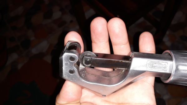 ขายคัดเตอร์ตัดท่อตรากุ้ง3-32MM.MADE IN JAPAN..มือสองสภาพสวย ขายคัดเตอร์ตัดท่อตรากุ้ง3-32MM.MADE IN JAPAN..มือสองสภาพสวย