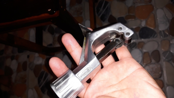 ขายคัดเตอร์ตัดท่อตรากุ้ง3-32MM.MADE IN JAPAN..มือสองสภาพสวย ขายคัดเตอร์ตัดท่อตรากุ้ง3-32MM.MADE IN JAPAN..มือสองสภาพสวย