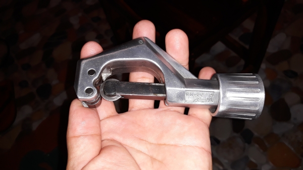 ขายคัดเตอร์ตัดท่อตรากุ้ง3-32MM.MADE IN JAPAN..มือสองสภาพสวย ขายคัดเตอร์ตัดท่อตรากุ้ง3-32MM.MADE IN JAPAN..มือสองสภาพสวย