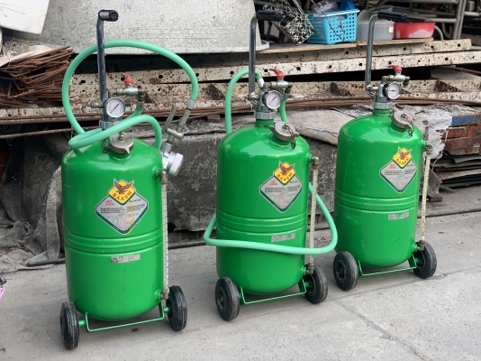 ขายชุดถังเติมน้ำมันเกียร์-น้ำมันเครื่อง แบบใช้ลม Raasm ขนาดถัง 24ลิตร มีล้อเลื่อนเคลื่อนย้ายละดวก สภาพสวยใหม่มาก มี 3ชุดครับ (ไม่มีสาย 1ชุด) ขายชุดถังเติมน้ำมันเกียร์-น้ำมันเครื่อง แบบใช้ลม Raasm ขนาดถัง 24ลิตร มีล้อเลื่อนเคลื่อนย้ายละดวก สภาพสวยใหม่มาก มี 3ชุดครับ (ไม่มีสาย 1ชุด)