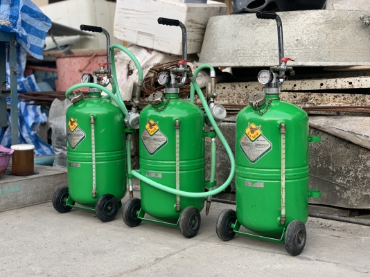 ขายชุดถังเติมน้ำมันเกียร์-น้ำมันเครื่อง แบบใช้ลม Raasm ขนาดถัง 24ลิตร มีล้อเลื่อนเคลื่อนย้ายละดวก สภาพสวยใหม่มาก มี 3ชุดครับ (ไม่มีสาย 1ชุด) ขายชุดถังเติมน้ำมันเกียร์-น้ำมันเครื่อง แบบใช้ลม Raasm ขนาดถัง 24ลิตร มีล้อเลื่อนเคลื่อนย้ายละดวก สภาพสวยใหม่มาก มี 3ชุดครับ (ไม่มีสาย 1ชุด)