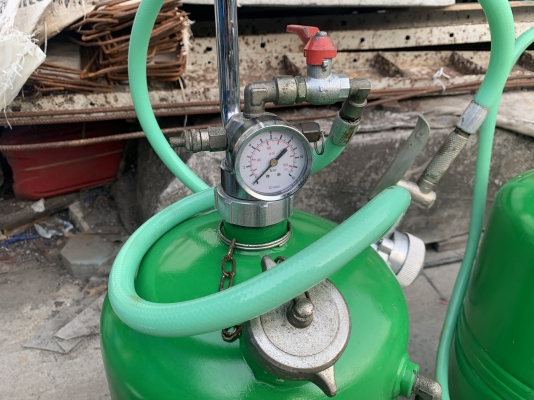 ขายชุดถังเติมน้ำมันเกียร์-น้ำมันเครื่อง แบบใช้ลม Raasm ขนาดถัง 24ลิตร มีล้อเลื่อนเคลื่อนย้ายละดวก สภาพสวยใหม่มาก มี 3ชุดครับ (ไม่มีสาย 1ชุด) ขายชุดถังเติมน้ำมันเกียร์-น้ำมันเครื่อง แบบใช้ลม Raasm ขนาดถัง 24ลิตร มีล้อเลื่อนเคลื่อนย้ายละดวก สภาพสวยใหม่มาก มี 3ชุดครับ (ไม่มีสาย 1ชุด)