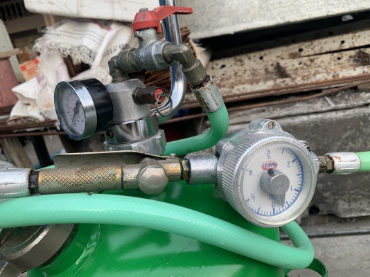 ขายชุดถังเติมน้ำมันเกียร์-น้ำมันเครื่อง แบบใช้ลม Raasm ขนาดถัง 24ลิตร มีล้อเลื่อนเคลื่อนย้ายละดวก สภาพสวยใหม่มาก มี 3ชุดครับ (ไม่มีสาย 1ชุด) ขายชุดถังเติมน้ำมันเกียร์-น้ำมันเครื่อง แบบใช้ลม Raasm ขนาดถัง 24ลิตร มีล้อเลื่อนเคลื่อนย้ายละดวก สภาพสวยใหม่มาก มี 3ชุดครับ (ไม่มีสาย 1ชุด)