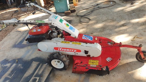 รถตัดหญ้าเดินหน้าถอยหลังได้ เดินตาม