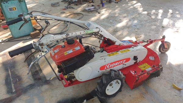 รถตัดหญ้าเดินหน้าถอยหลังได้ เดินตาม