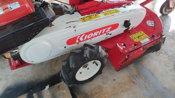 รถตัดหญ้าเดินหน้าถอยหลังได้ เดินตาม