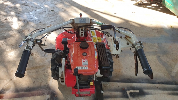 รถตัดหญ้าเดินหน้าถอยหลังได้ เดินตาม