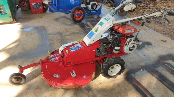 รถตัดหญ้าเดินหน้าถอยหลังได้ เดินตาม